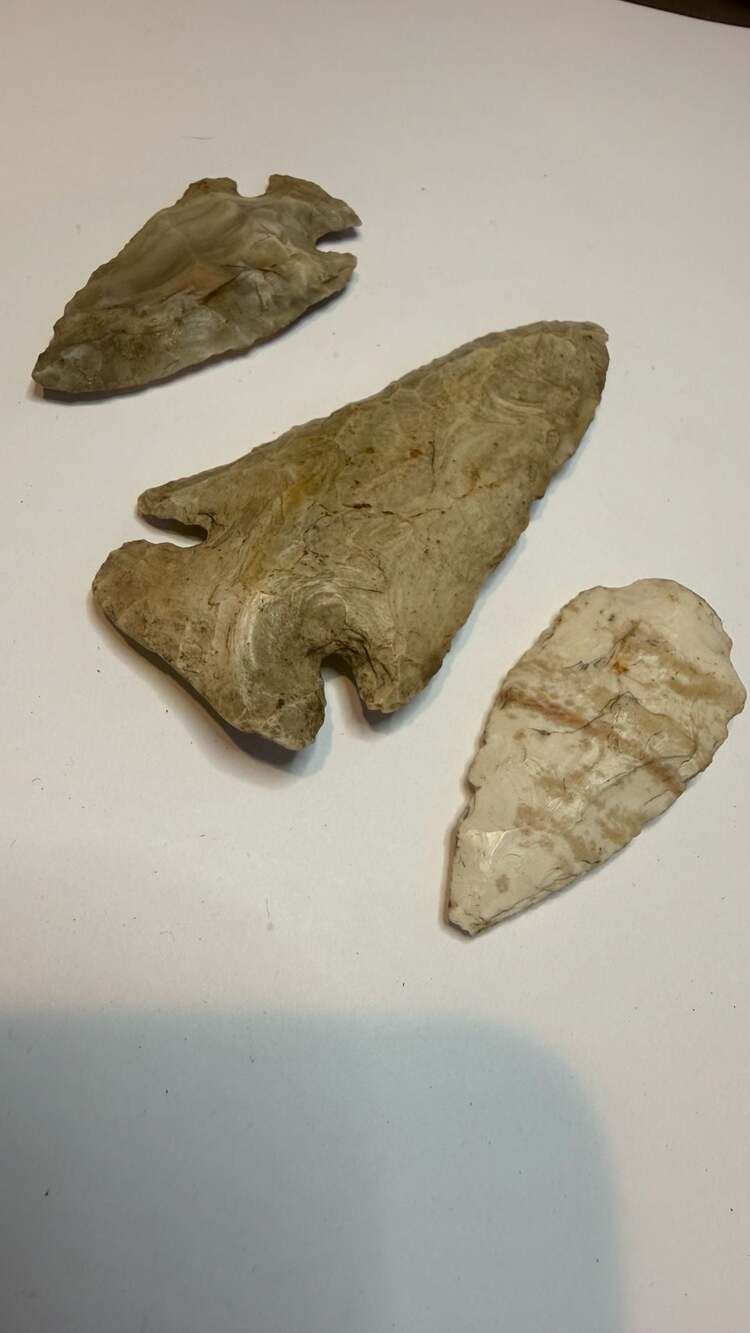 3 Lot Arrowheads: Fine Archaic Paleo-Indian Thebes Point – Northern Illinois